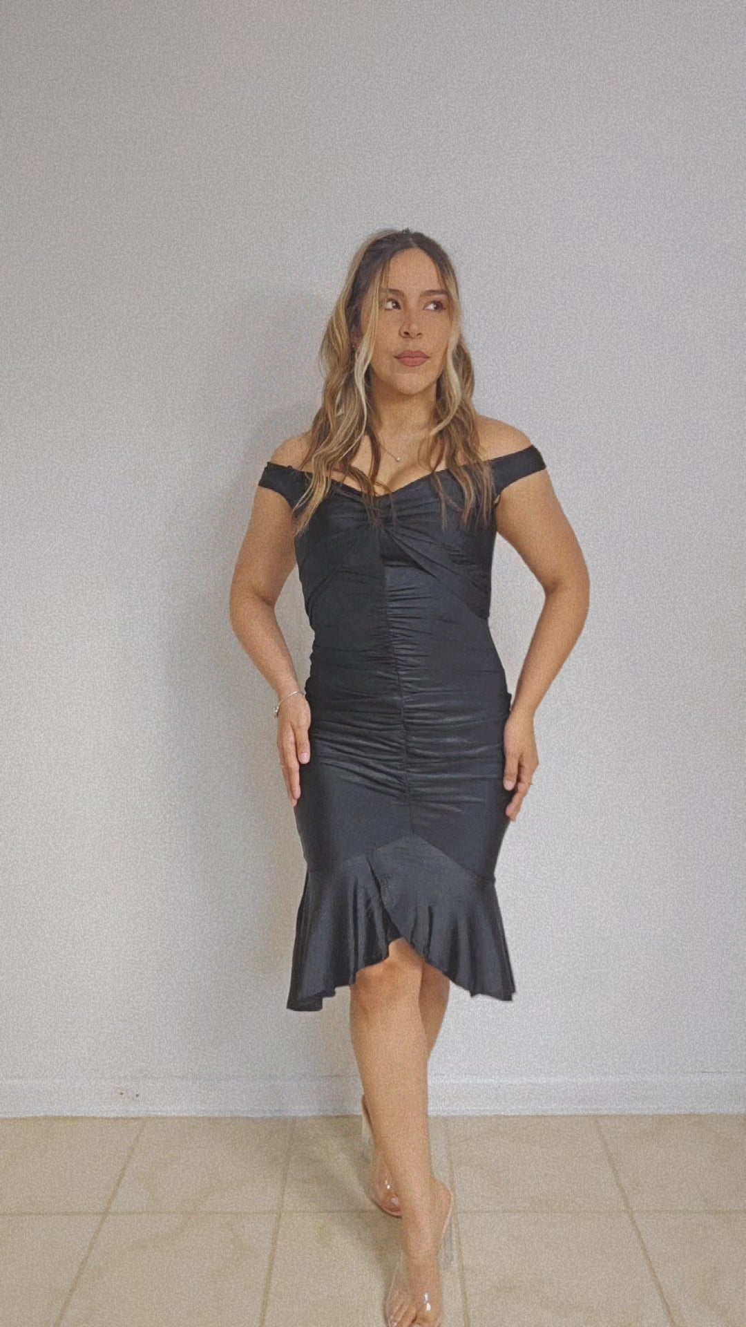 Mermaid midi dress- black