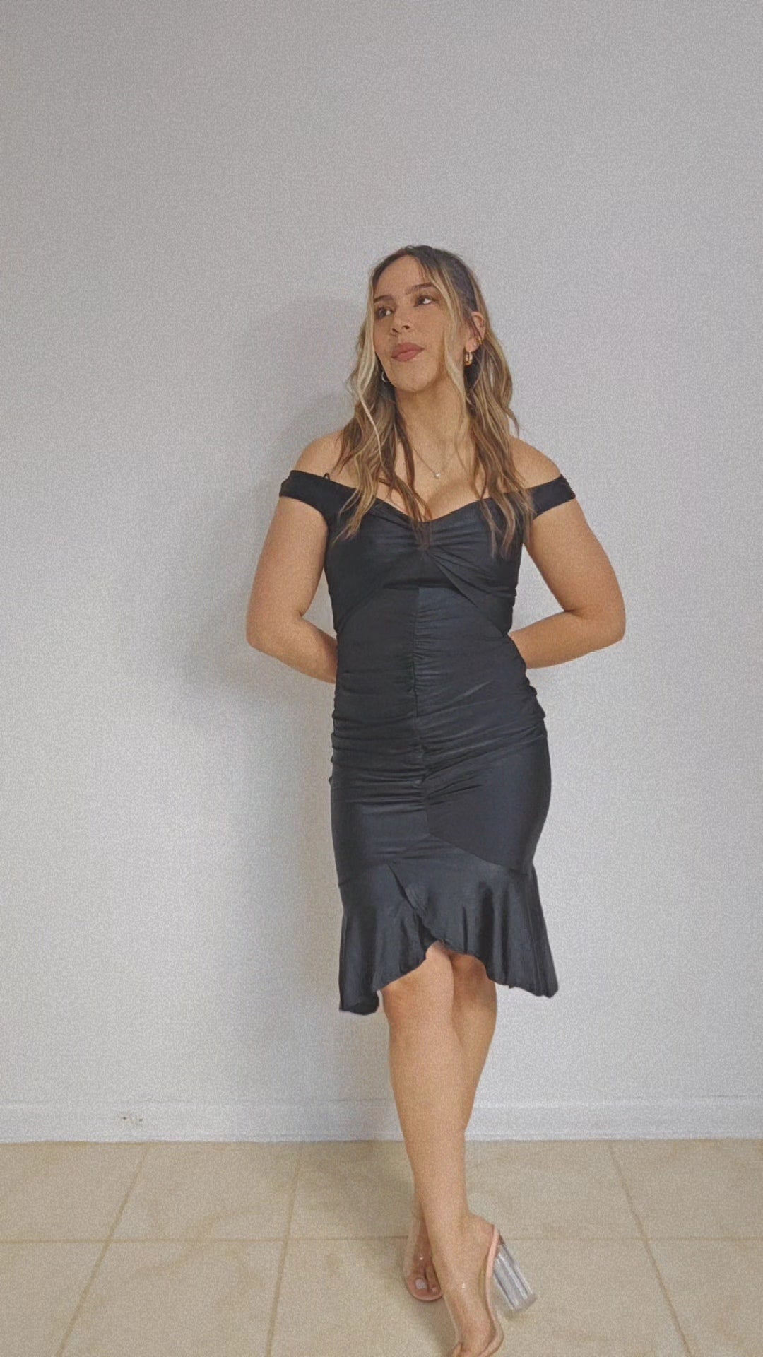 Mermaid midi dress- black