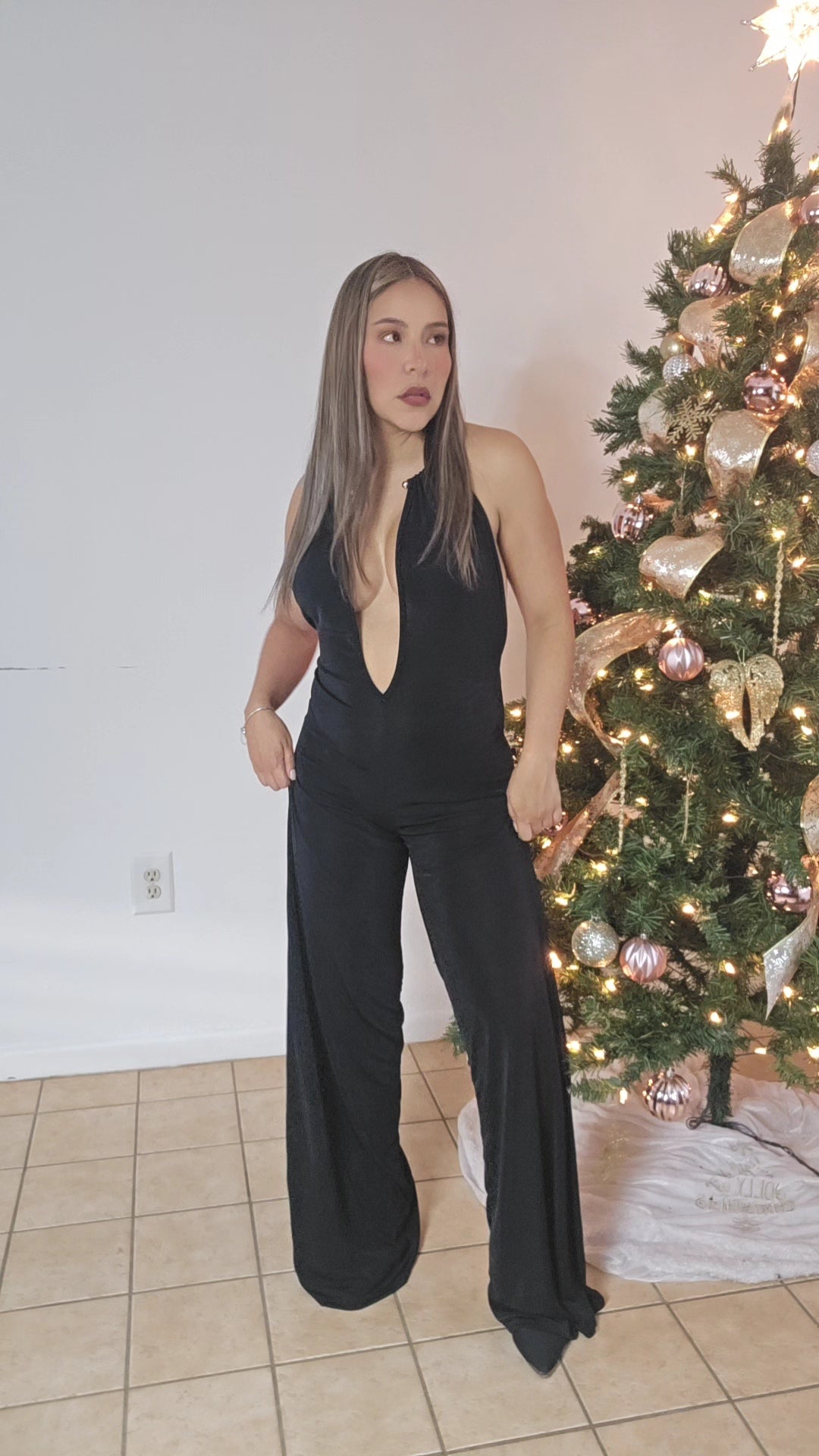 Wide leg Jumpsuit with necklace - Black